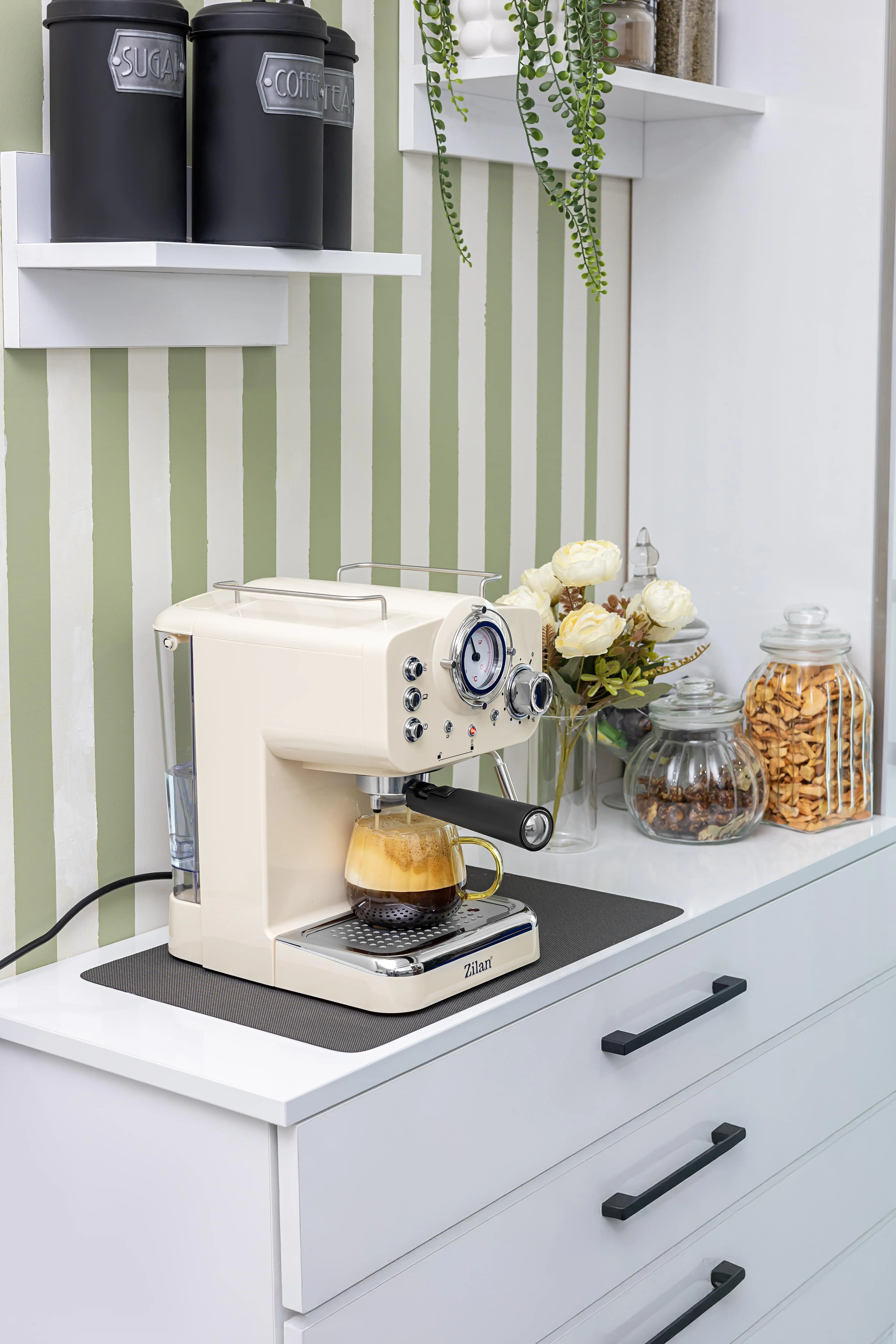 Espressor manual Zilan ZLN2992, crem - design Retro, 15 Bar, 1,25L